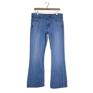 Levi's Women's 519 Low Stretch Flare Jean Size 13 Junior